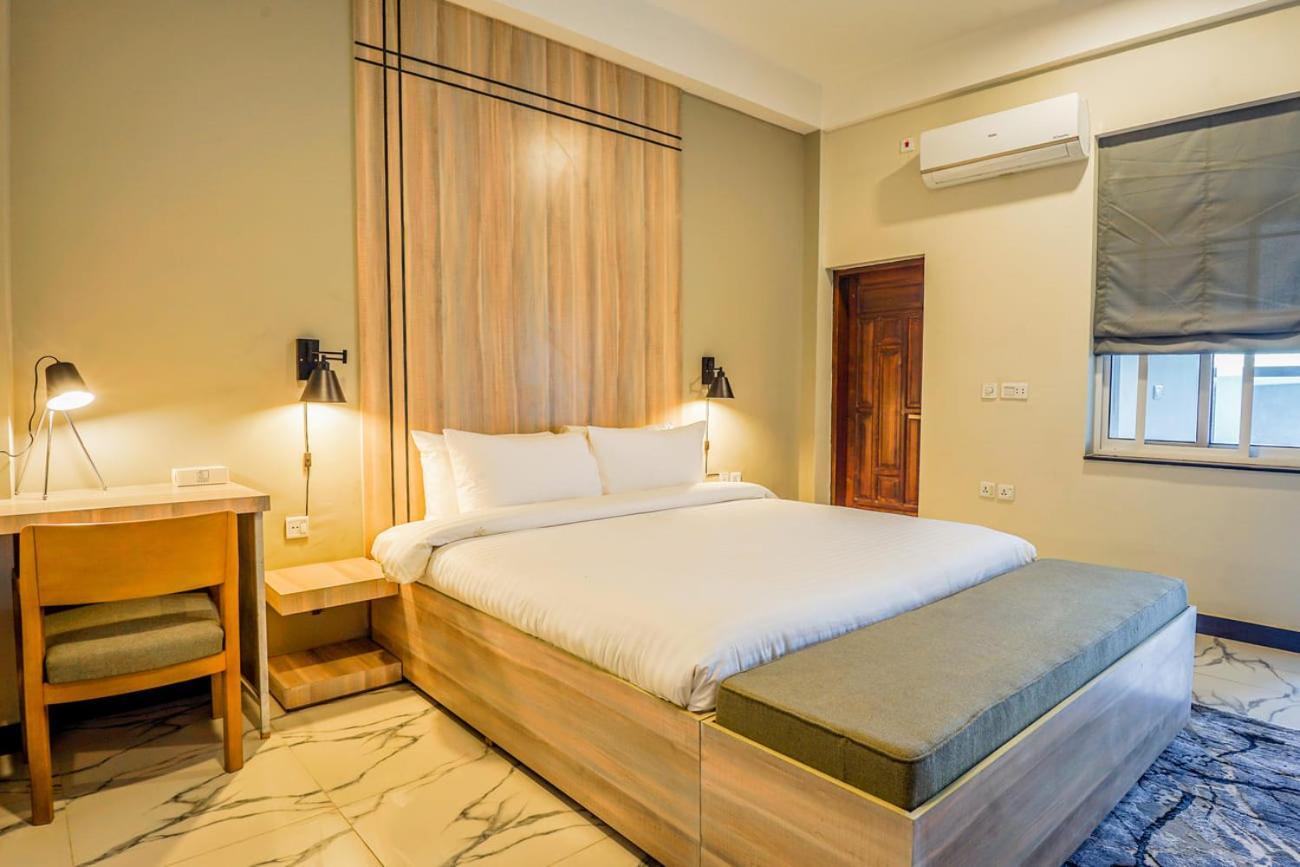 Roomy Crossroads Hotel, Peshawar Exterior photo